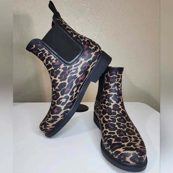 J. CREW Pull on Leopard Short Ankle Boot - Picture 2 of 11